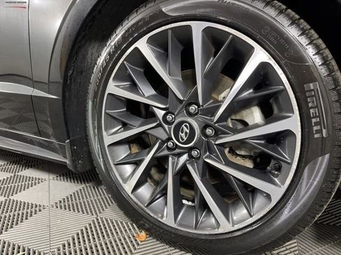 Used 2022 Hyundai Sonata Limited image 16