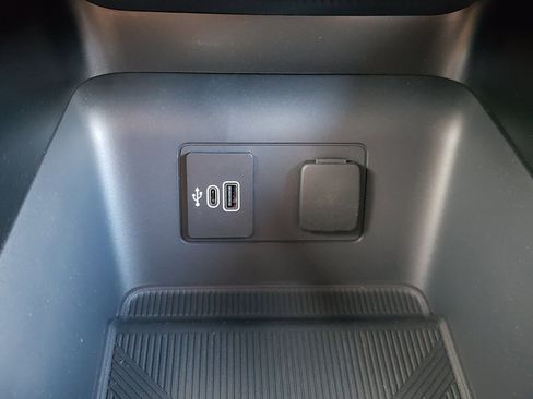 New 2026 Ford Explorer ST-Line w/ ST-Line Street Pack image 26