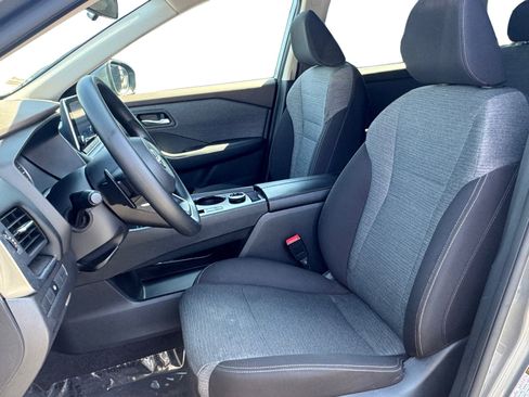Used 2023 Nissan Rogue SV AWD/4WD image 9