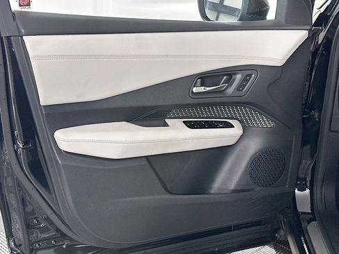 Used 2023 Nissan Ariya FWD image 15