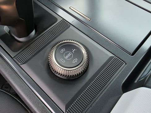 Used 2025 GMC Hummer EV 2X image 40