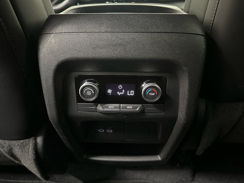 Certified 2025 Buick Enclave Sport Touring FWD image 37