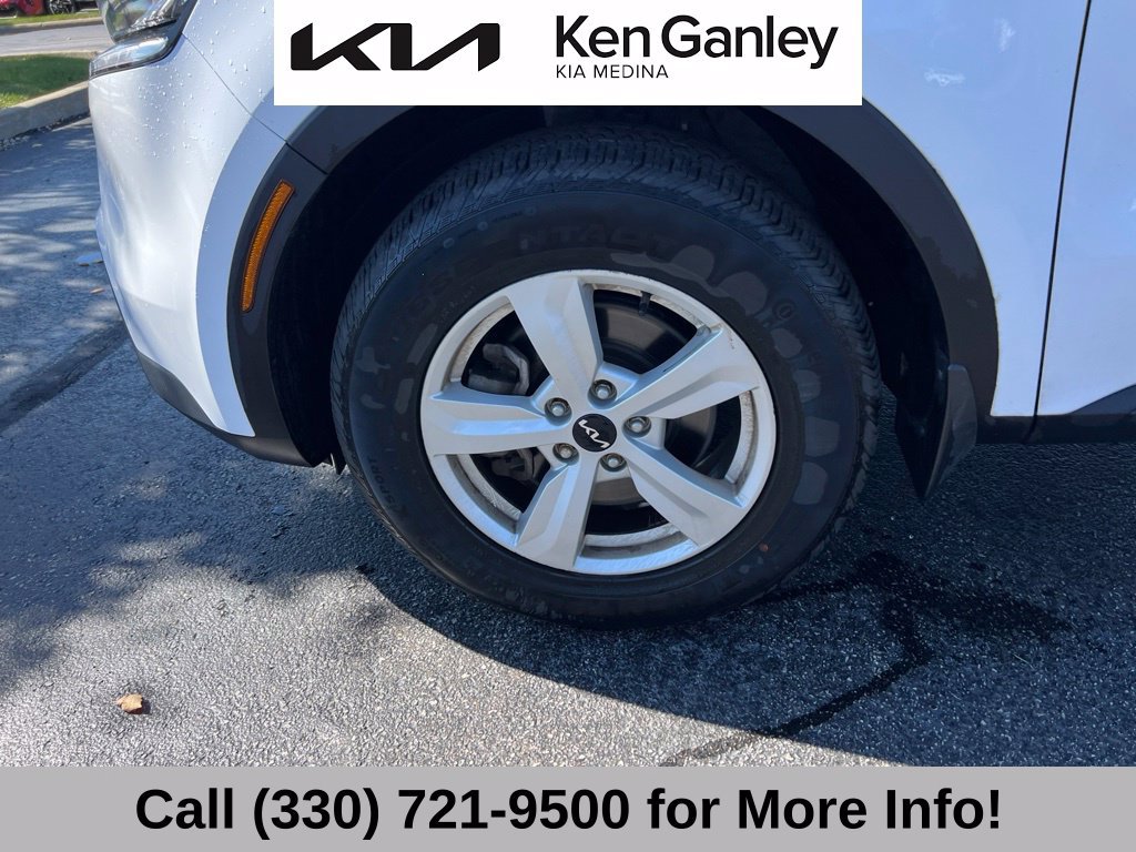 Certified 2023 Kia Sorento LX AWD/4WD image 17
