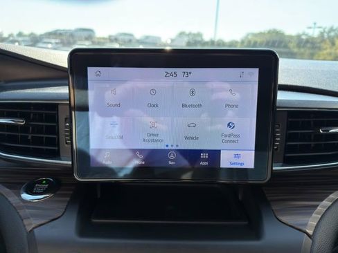 Used 2020 Ford Explorer Limited image 31