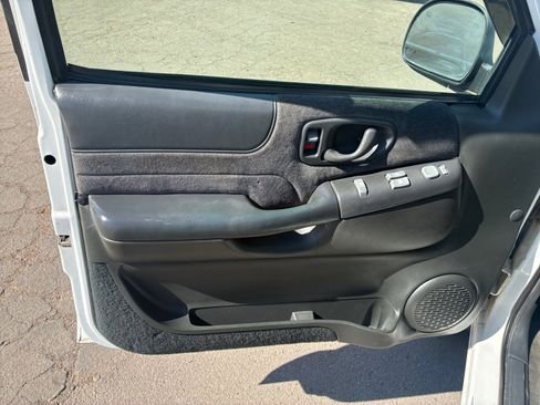 Used 1998 GMC Jimmy SLS w/ Marketing Opt Pkg 2 image 15