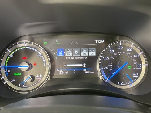 Used 2022 Toyota Highlander XLE image 5