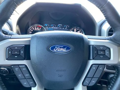 Used 2018 Ford F150 Lariat w/ Equipment Group 502A Luxury AWD/4WD image 15