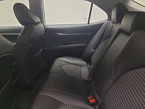 Used 2020 Toyota Camry SE image 18