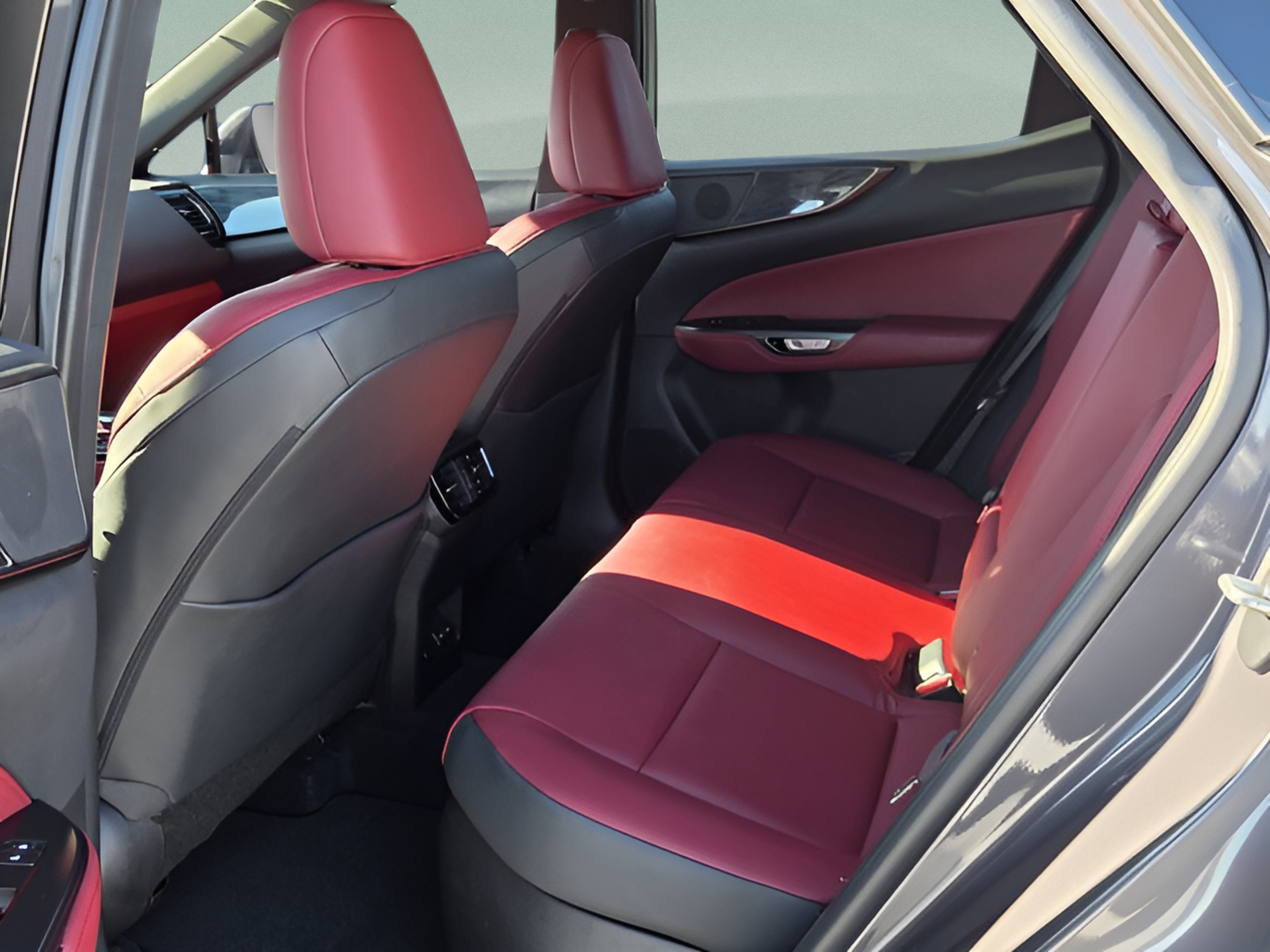 Used 2024 Lexus NX 350h AWD image 11