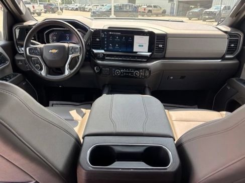 Certified 2025 Chevrolet Silverado 2500 LTZ w/ LTZ Convenience Package AWD/4WD image 20
