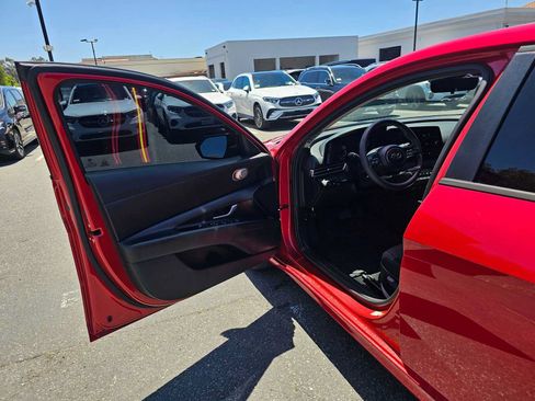 Used 2022 Hyundai Elantra SEL w/ Cargo Package FWD image 19