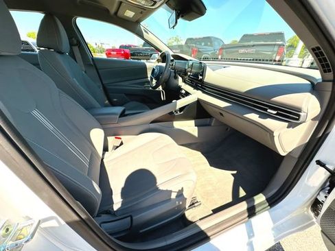 Used 2021 Hyundai Elantra SEL w/ Convenience Package FWD image 28