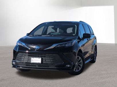 New 2025 Toyota Sienna XLE
