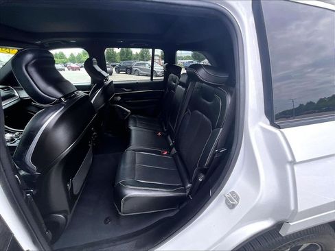 Used 2023 Jeep Grand Cherokee Overland w/ Luxury Tech Group IV AWD/4WD image 15