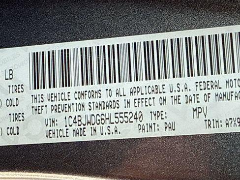 Used 2017 Jeep Wrangler Unlimited Sport w/ Connectivity Group image 31