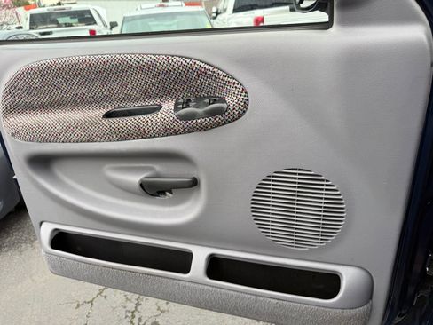 Used 2000 Dodge Ram 2500 Truck SLT image 22