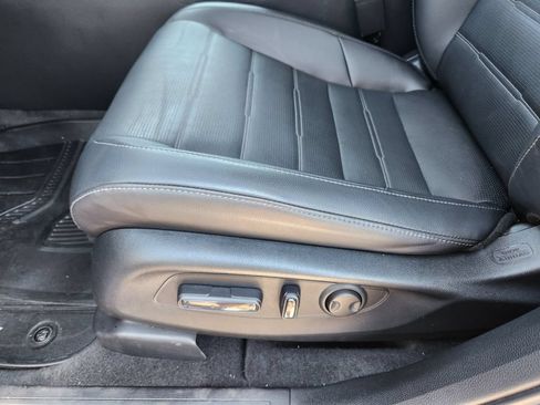 Used 2025 Honda CR-V EX-L image 12