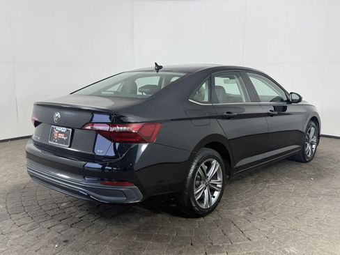 Used 2023 Volkswagen Jetta SE w/ Panoramic Sunroof Package FWD image 9