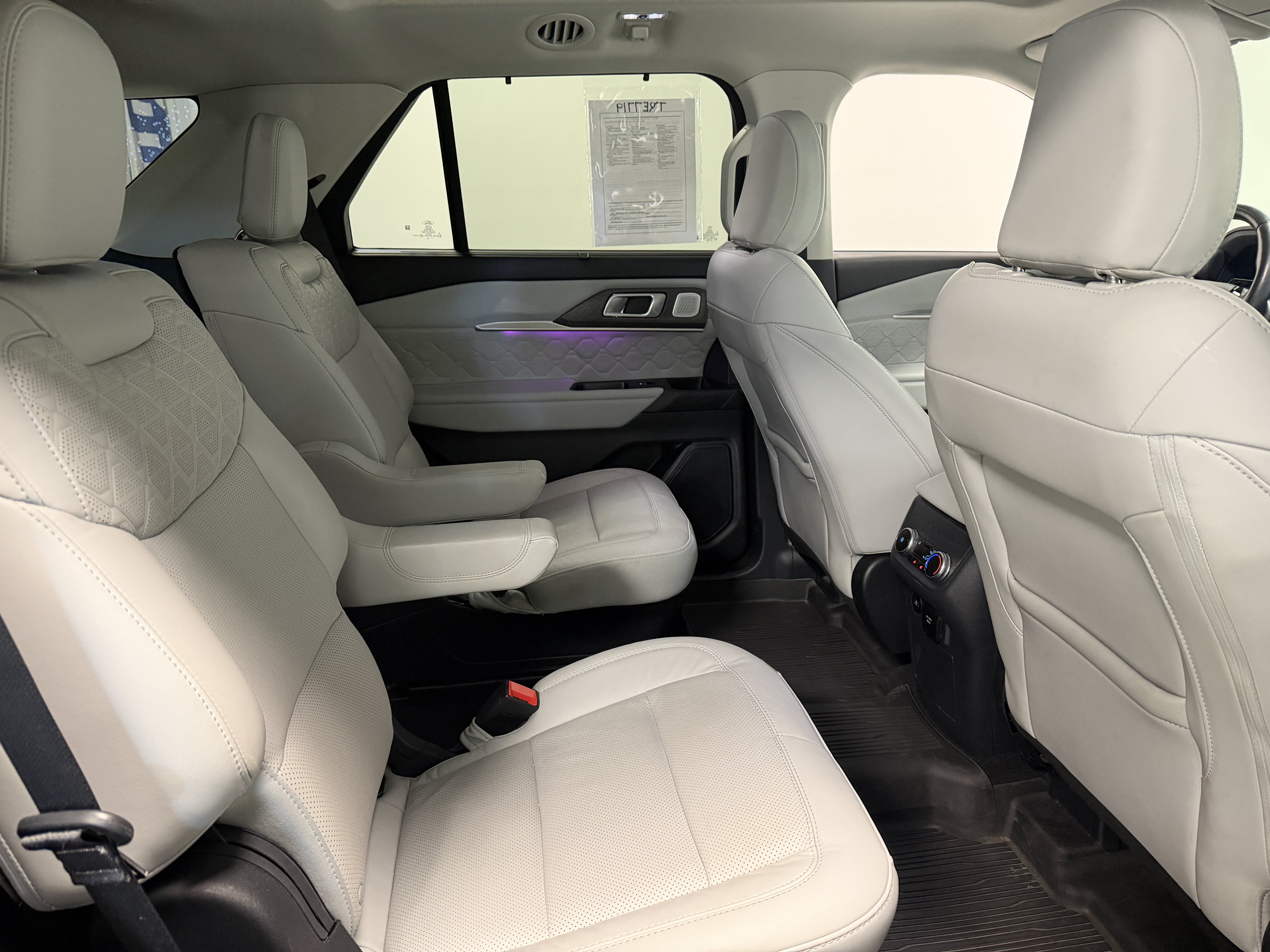 Used 2025 Ford Explorer Platinum w/ LUX Leather Package AWD/4WD image 22