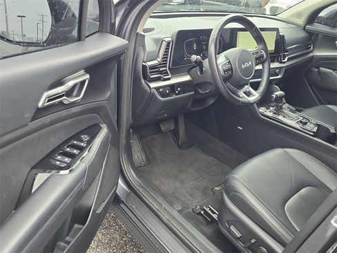 Certified 2023 Kia Sportage EX image 9