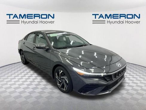 New 2025 Hyundai Elantra Limited image 7