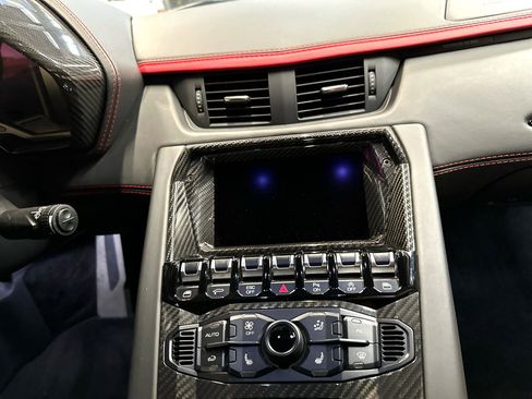 Used 2017 Lamborghini Aventador S image 28