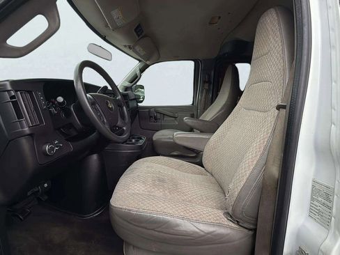 Used 2018 Chevrolet Express 3500 LT w/ LT Preferred Equipment Group RWD image 13