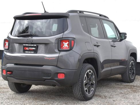 Used 2016 Jeep Renegade Trailhawk w/ Premium Trailhawk Package image 5