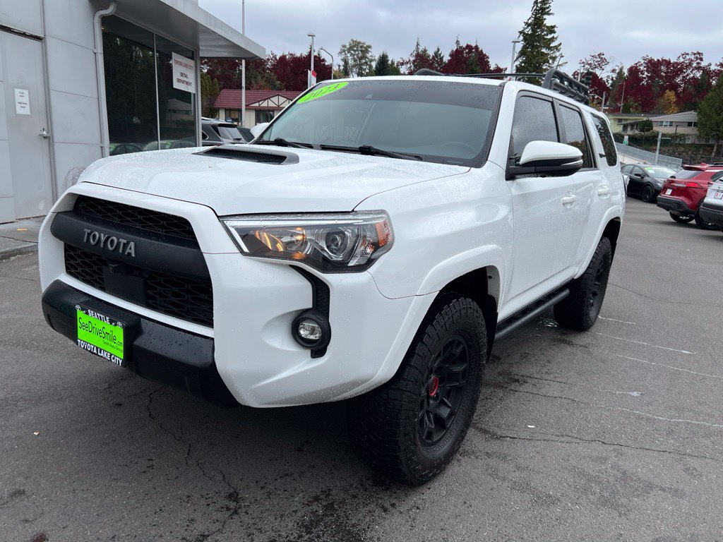 Used 2023 Toyota 4Runner SR5 AWD/4WD image 8