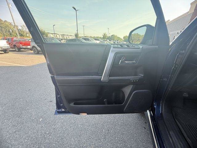 Used 2022 Toyota 4Runner Limited AWD/4WD image 15