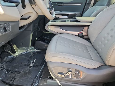 Used 2024 Kia EV9 Wind image 16