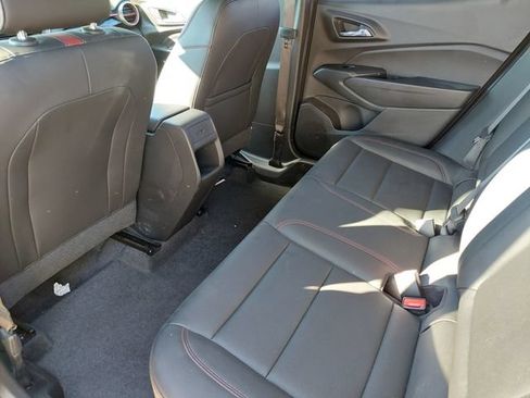 Used 2025 Chevrolet Trax RS FWD image 16
