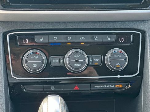 Used 2022 Volkswagen Atlas SEL Premium AWD/4WD image 25