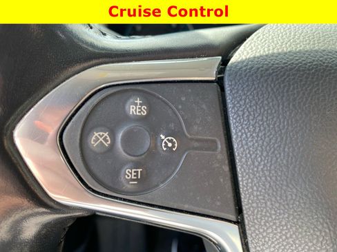 Used 2020 Chevrolet Traverse LT FWD image 19