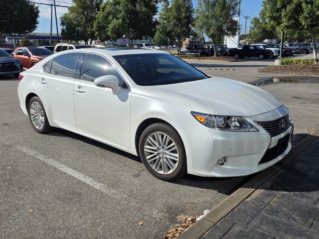Used 2015 Lexus ES 350 w/ Luxury Package FWD image 1