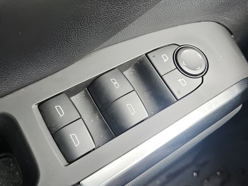 Used 2024 Chevrolet Traverse LT w/ Enhanced Driving Package FWD image 30
