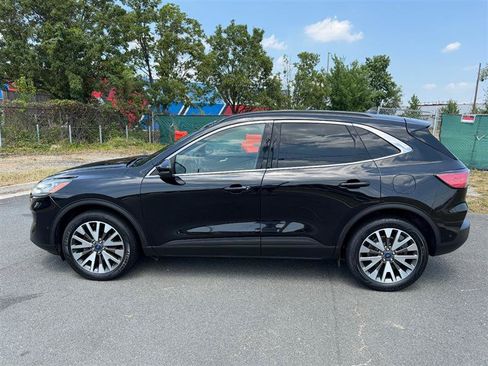 Used 2020 Ford Escape Titanium AWD/4WD image 3