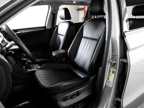 Used 2022 Volkswagen Tiguan SE image 36