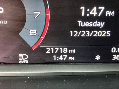 Used 2025 Audi Q3 2.0T Premium image 15