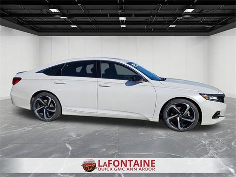 Used 2022 Honda Accord Sport image 9