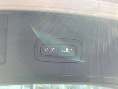 Used 2025 Chevrolet Equinox EV LT FWD image 20