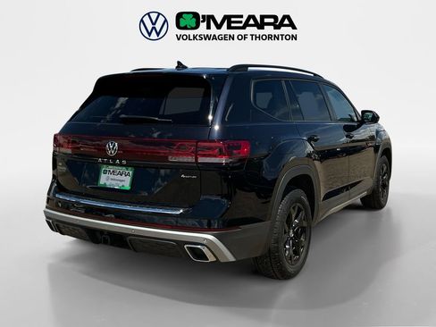 Used 2024 Volkswagen Atlas Peak Edition SE AWD/4WD image 5