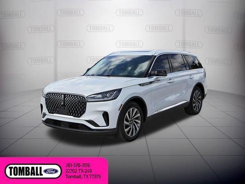 Used 2025 Lincoln Aviator 2WD image 3