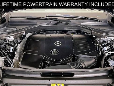 Used 2025 Mercedes-Benz GLC 350e 4MATIC image 11