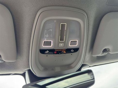 Certified 2025 Volvo XC40 B5 Plus image 30