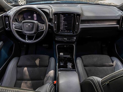 Used 2023 Volvo XC40 Recharge Plus w/ Protection Package Premier image 19