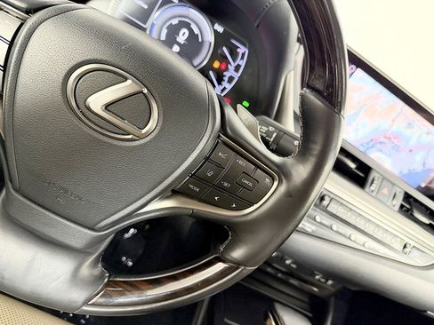 Used 2019 Lexus ES 300h w/ Premium Package FWD image 57