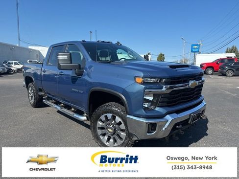 Used 2024 Chevrolet Silverado 3500 LT image 1