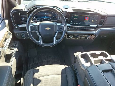 Used 2022 Chevrolet Silverado 1500 LT image 11