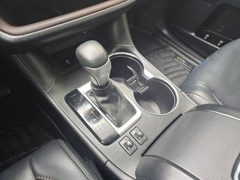 Used 2018 Toyota Highlander XLE image 15